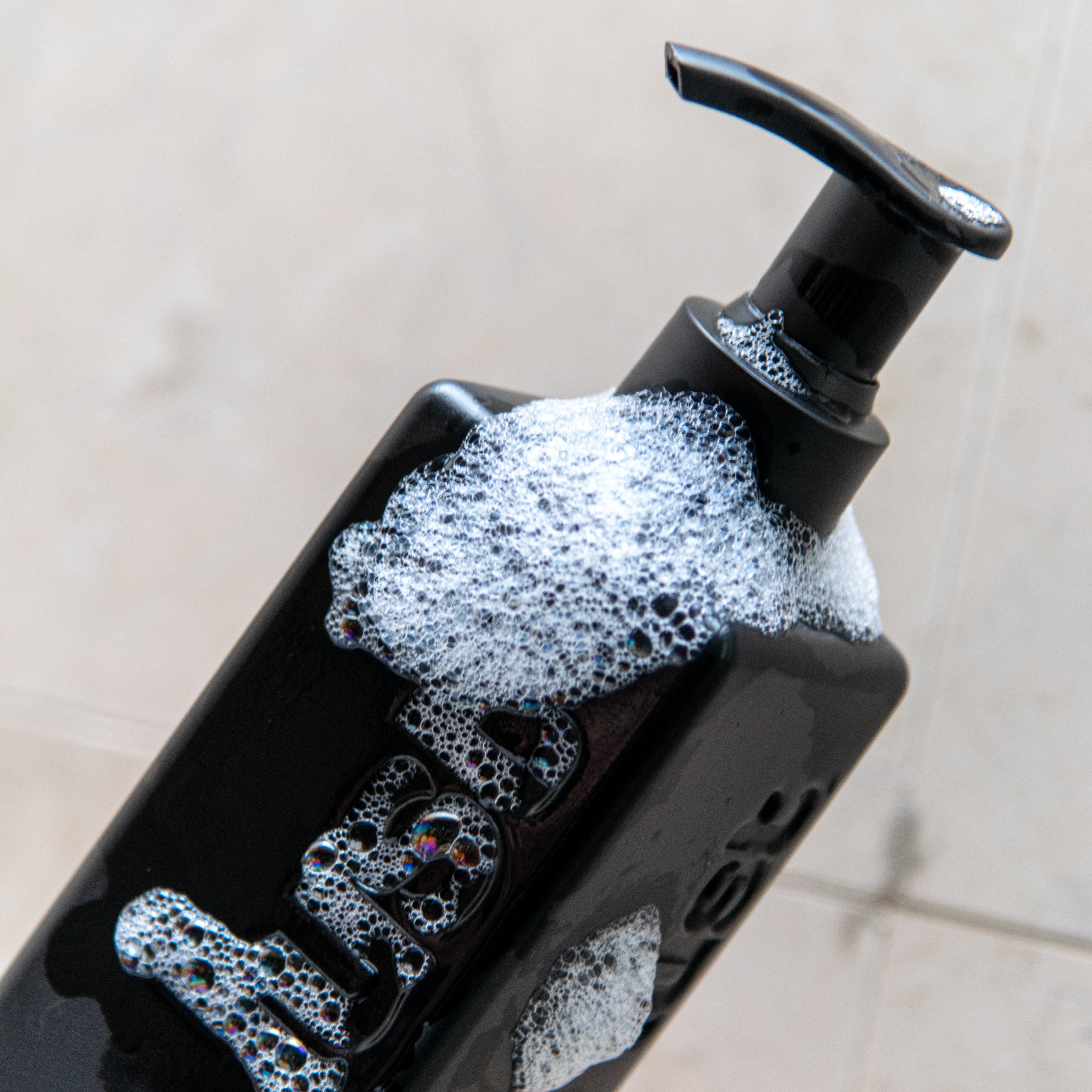 Foaming hydrate shampoo for dry hair by Lust Haircare